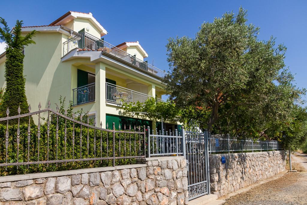 Apartments Vukelic Klenovica Exterior photo